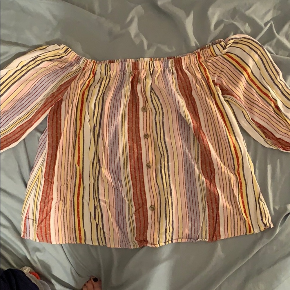Off the should summer top